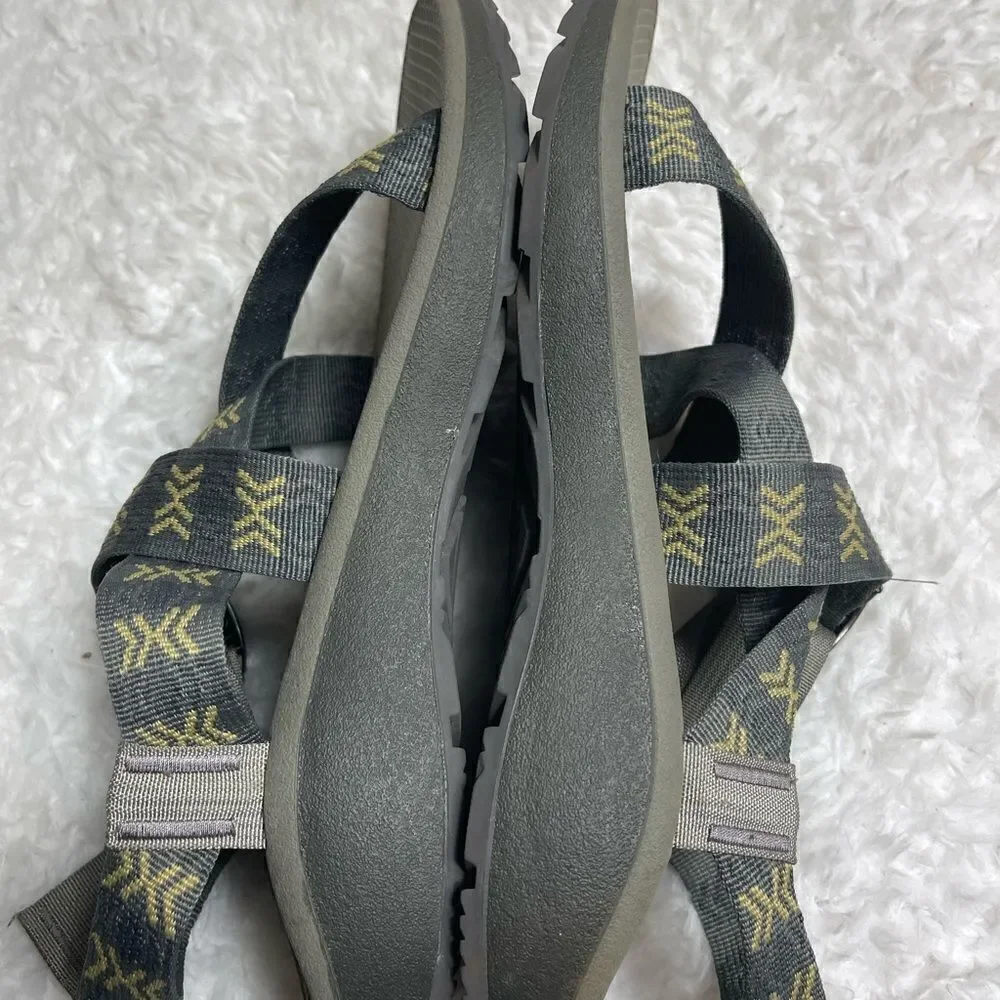 Men Chaco gray and khaki ZCloud straps sandals size 12